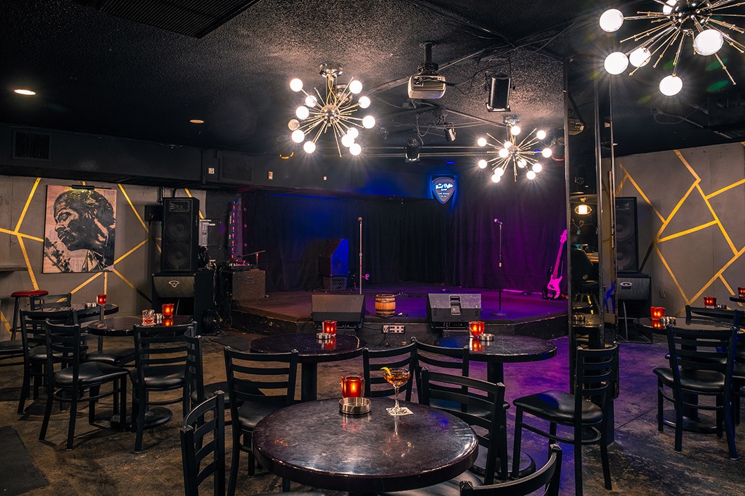 The Sand Dollar Lounge