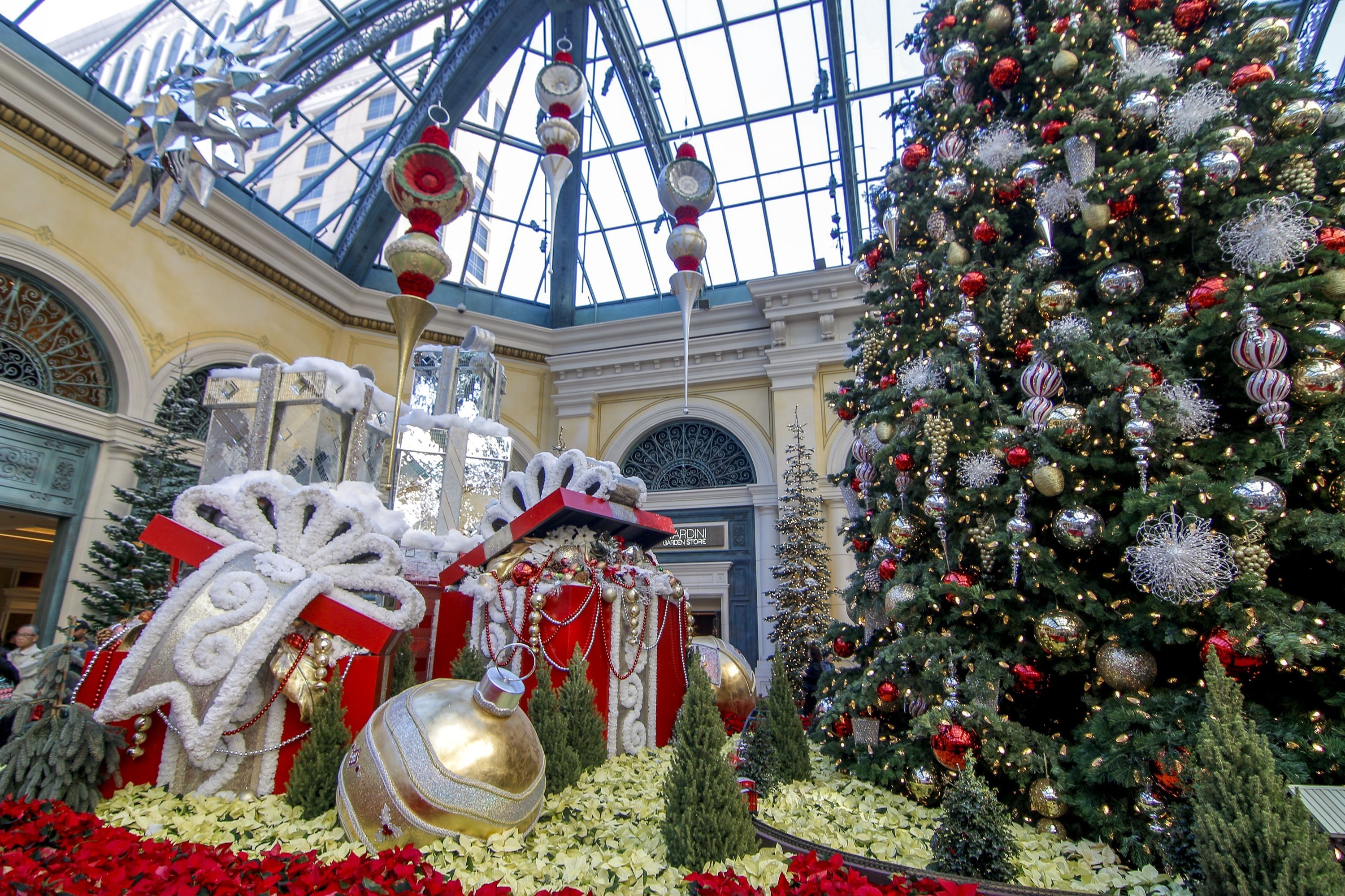 Visit the Bellagio Conservatory and Botanical Gardens