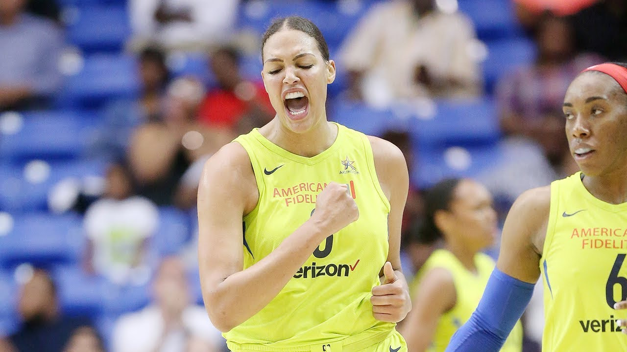 #3 Liz Cambage blast WNBA for for wage disparity