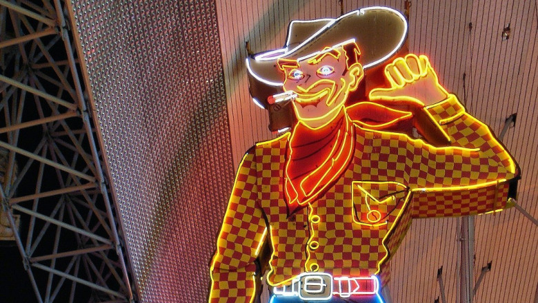 7 Vegas-Themed Halloween Costumes