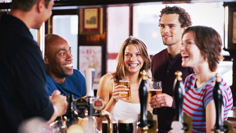 Here's How You Can Make Friends at Bars