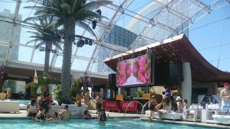Las Vegas Topless Pools 2021