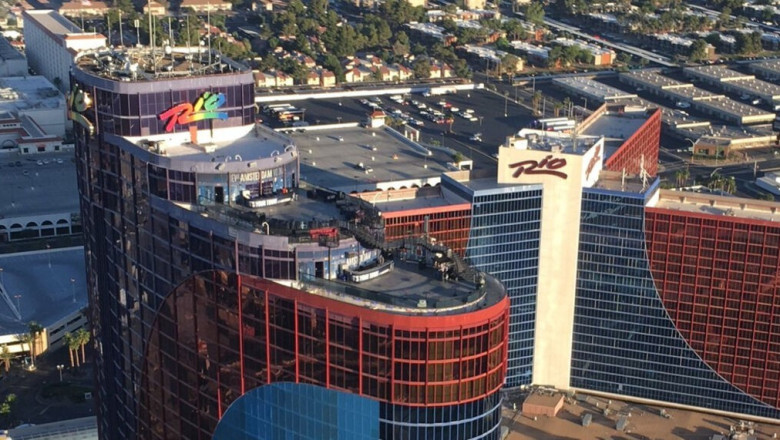 Long-Haul Trekking: Vegas Resorts That Turn The Check-in Process Into an Endurance Test