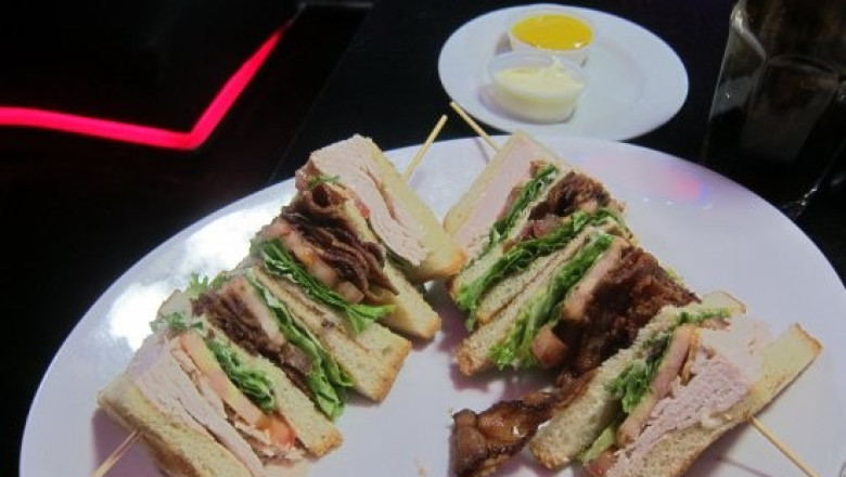 5 Must-Try Dishes at the Peppermill Las Vegas